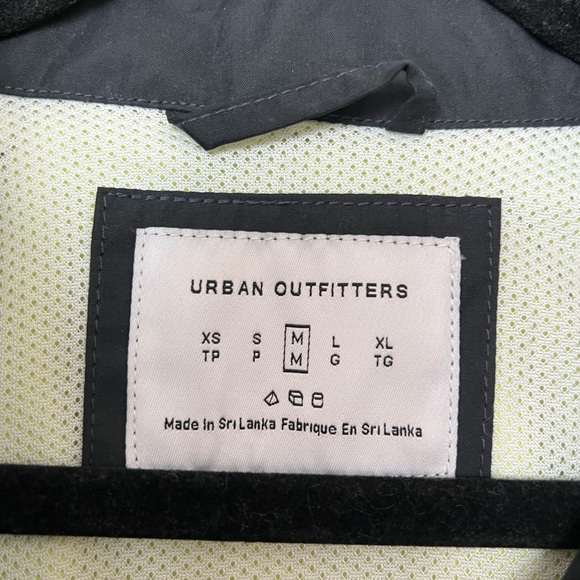 UO Men’s Retro Bomber Jacket - Picture 3 of 3